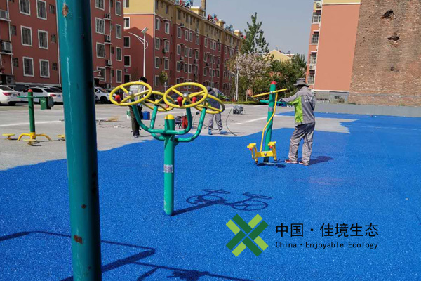 透水混凝土罩面漆 棗莊市八百里小區廣場透水混凝土罩面漆噴涂工作